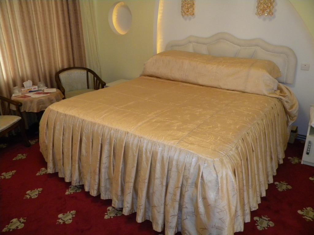 Gloria Mini-Hotel Chisinau Room photo
