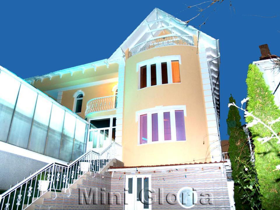 Gloria Mini-Hotel Chisinau Exterior photo