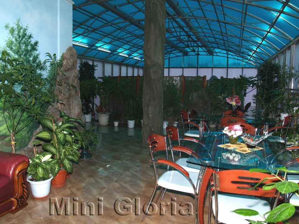 Gloria Mini-Hotel Chisinau Exterior photo