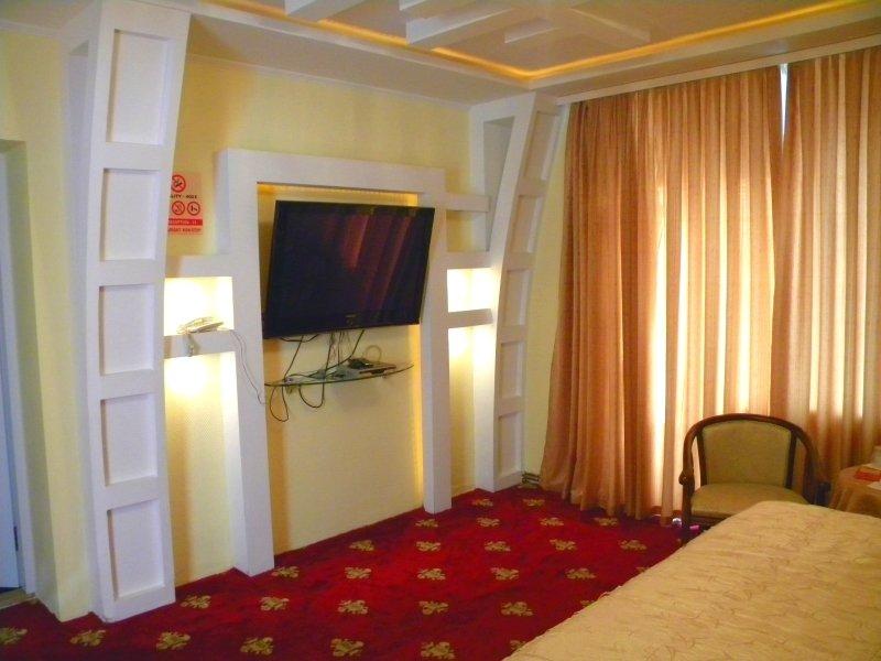 Gloria Mini-Hotel Chisinau Exterior photo