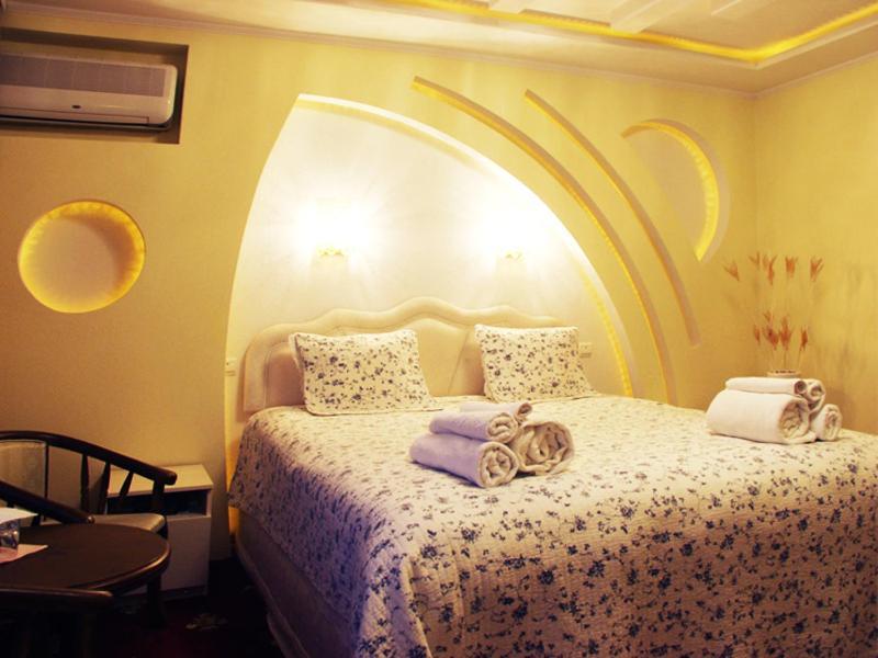 Gloria Mini-Hotel Chisinau Exterior photo